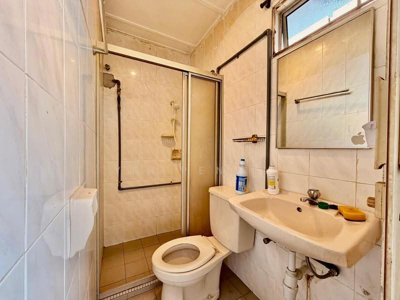2-storey Terraced House for Sale in Taman Tun Dr Ismail (Kuala Lumpur) - Yin Peng . - Bathroom - PropertyGuru.com.my