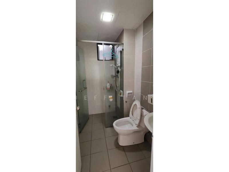 Kondominium untuk Disewa di Upper East @ Tiger Lane - Jeff Tan - Bathroom - PropertyGuru.com.my