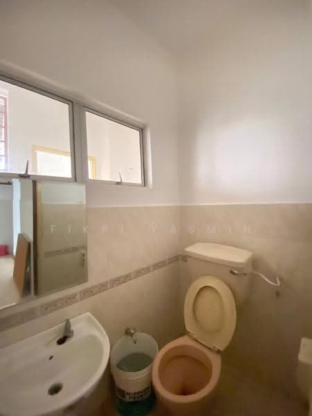 Rumah Teres 2-Tingkat untuk Dijual di Bandar Tun Hussein Onn (Cheras) - Fikri Yasmin - Bathroom - PropertyGuru.com.my