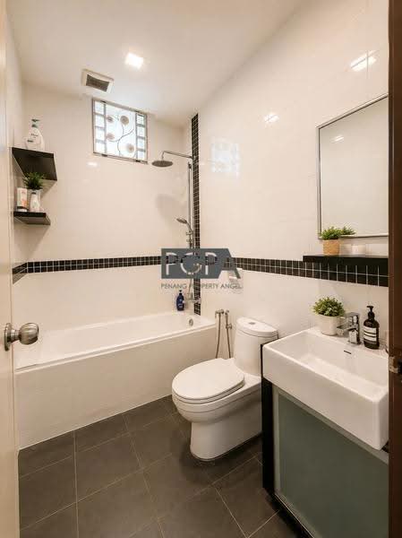 Rumah Teres 3-Tingkat untuk Dijual di Pantai Jerejak (Bayan Lepas) - Eugene Tung - Bathroom - PropertyGuru.com.my