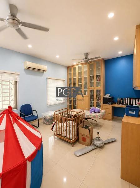 Rumah Teres 3-Tingkat untuk Dijual di Pantai Jerejak (Bayan Lepas) - Eugene Tung - Study - PropertyGuru.com.my
