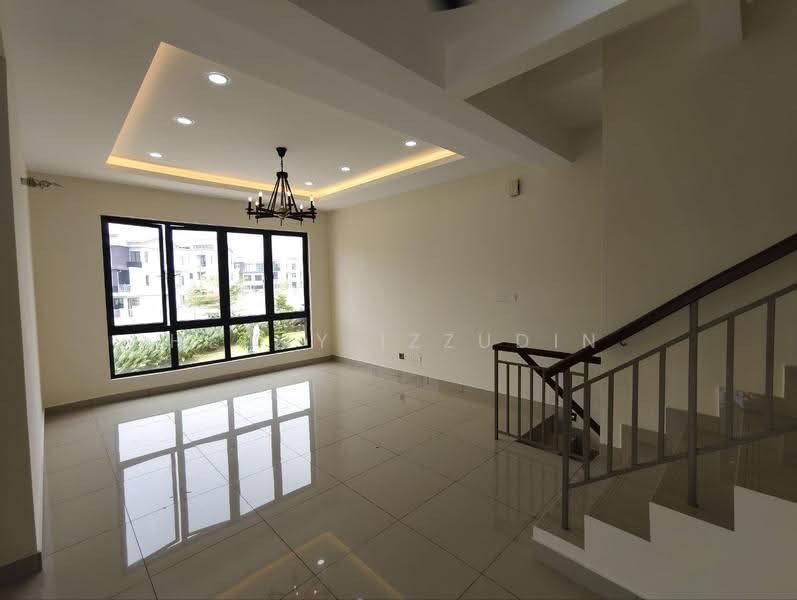 Rumah Bandar untuk Dijual di Bandar Puteri Bangi (Bangi) - HELMY IZZUDIN - Living Room - PropertyGuru.com.my