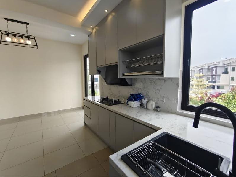 Rumah Bandar untuk Dijual di Bandar Puteri Bangi (Bangi) - HELMY IZZUDIN - Kitchen - PropertyGuru.com.my