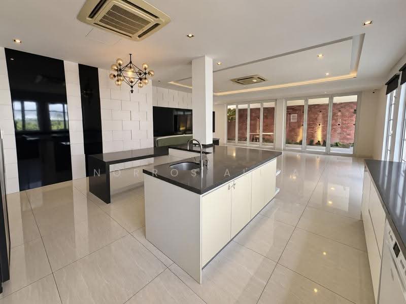 3-storey Terraced House for Rent in Damansara Heights (Kuala Lumpur) - Norros Aliza - Kitchen - PropertyGuru.com.my