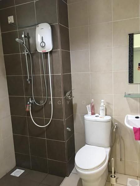 Service Residence for Sale at Pangsapuri Tanah Emas (Golden Sands) - Tracy Ong - Bathroom - PropertyGuru.com.my