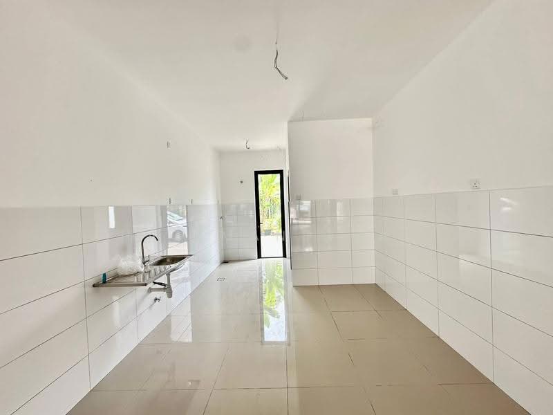 Rumah Teres 2-Tingkat untuk Dijual di Taman Putra Prima (Puchong) - Hazeman Omar - Kitchen - PropertyGuru.com.my