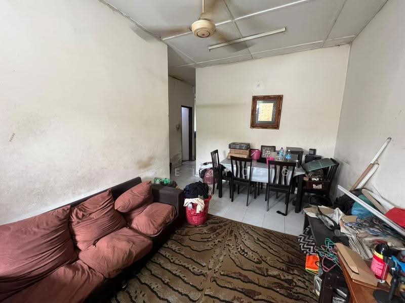 1-storey Terraced House for Sale in Taman Desa Kundang (Rawang) - Daniel Yong - Living Room - PropertyGuru.com.my