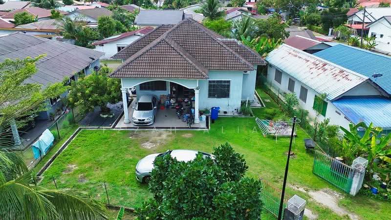 Bungalow House for Sale in Kampung Melayu Sri Kundang (Rawang) - Izzah Alias - Exterior - PropertyGuru.com.my