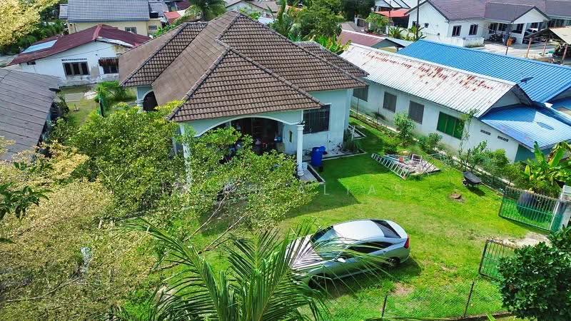 Bungalow House for Sale in Kampung Melayu Sri Kundang (Rawang) - Izzah Alias - Exterior - PropertyGuru.com.my