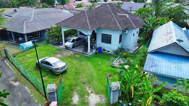 Bungalow House for Sale in Kampung Melayu Sri Kundang (Rawang) - Izzah Alias - Exterior - PropertyGuru.com.my