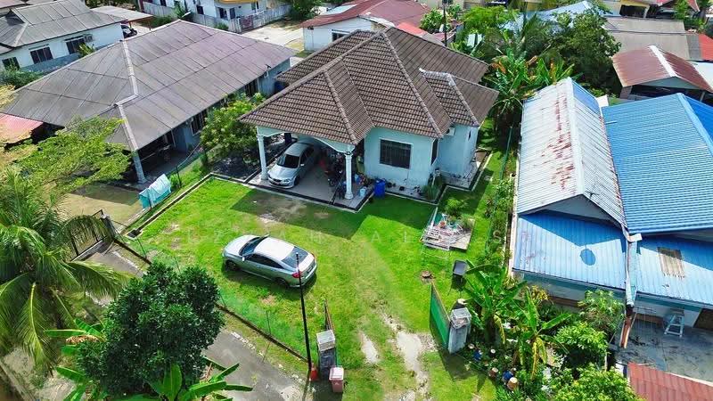 Bungalow House for Sale in Kampung Melayu Sri Kundang (Rawang) - Izzah Alias - Exterior - PropertyGuru.com.my
