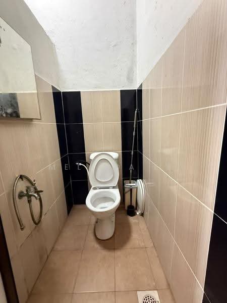1-storey Terraced House for Sale in Taman Ungku Tun Aminah (Skudai) - Melinda Ee - Bathroom - PropertyGuru.com.my