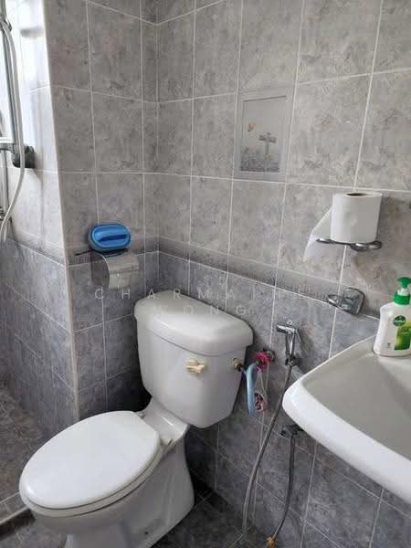 Apartment for Rent at Anjung Hijau (Greenfields) - Charmaine Wong - Bathroom - PropertyGuru.com.my