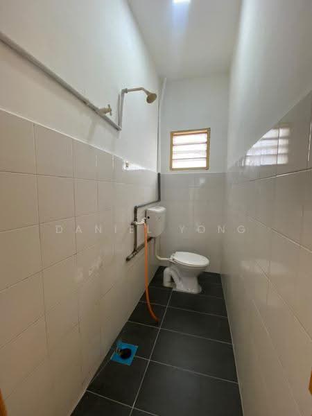 Rumah Teres 2-Tingkat untuk Dijual di Taman Kota Masai (Pasir Gudang) - Daniel Yong - Bathroom - PropertyGuru.com.my