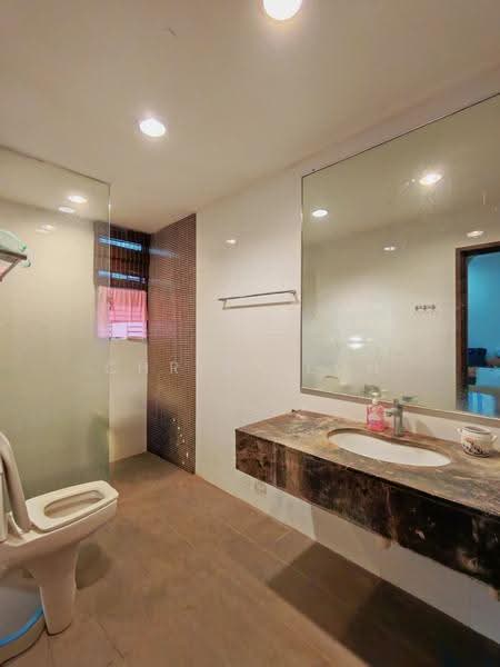 2-storey Terraced House for Sale in Jelutong (Penang) - Chris Teoh - Bathroom - PropertyGuru.com.my