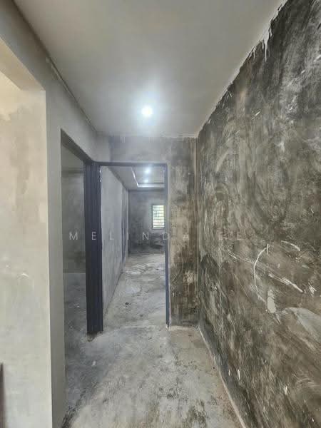 1-storey Terraced House for Sale in Taman Universiti (Skudai) - Melinda Ee - Corridor - PropertyGuru.com.my