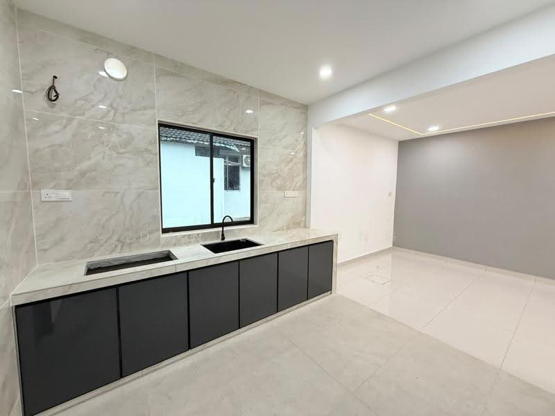Rumah Teres 1-Tingkat untuk Dijual di Taman Universiti (Skudai) - Daniel Yong - Kitchen - PropertyGuru.com.my