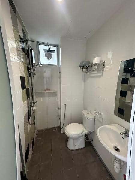 Apartment for Sale at The Pulse Condominium - Leong . - Bathroom - PropertyGuru.com.my