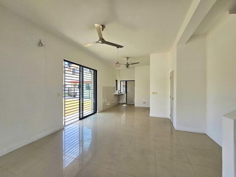 2-storey Terraced House for Sale in Bandar Mahkota (Banting) - Izzah Alias - Living Room - PropertyGuru.com.my