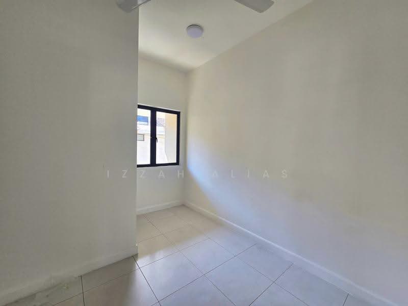 2-storey Terraced House for Sale in Bandar Mahkota (Banting) - Izzah Alias - PropertyGuru.com.my