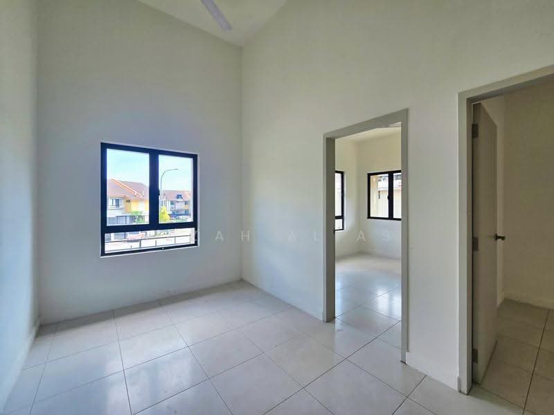 2-storey Terraced House for Sale in Bandar Mahkota (Banting) - Izzah Alias - PropertyGuru.com.my
