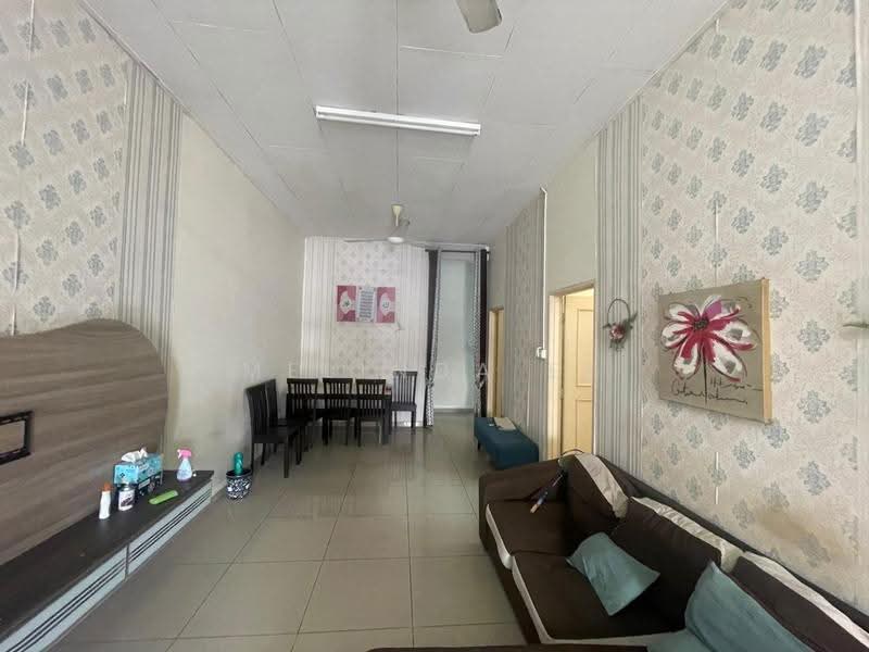 Rumah Teres 1-Tingkat untuk Dijual di Taman Lagenda Putra (Kulai) - Melinda Ee - Living Room - PropertyGuru.com.my