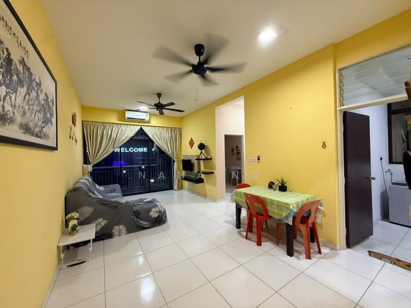 Kediaman Servis untuk Disewa di Sky Gardens Residences - Nana Ng - Living Room - PropertyGuru.com.my