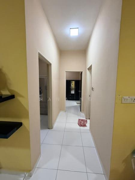 Kediaman Servis untuk Disewa di Sky Gardens Residences - Nana Ng - Corridor - PropertyGuru.com.my