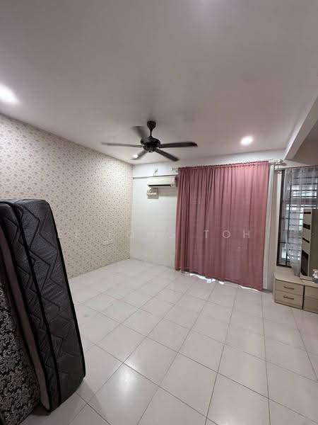 Rumah Teres 2.5-Tingkat untuk Dijual di Taman Scientex Pasir Gudang (Pasir Gudang) - Ee Fong Toh - Bedroom - PropertyGuru.com.my