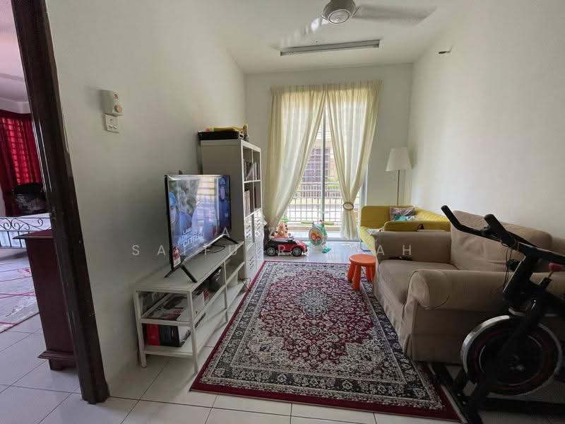 Semi-Detached House for Rent in Klang (Selangor) - Aizat Saifulrullah - Living Room - PropertyGuru.com.my