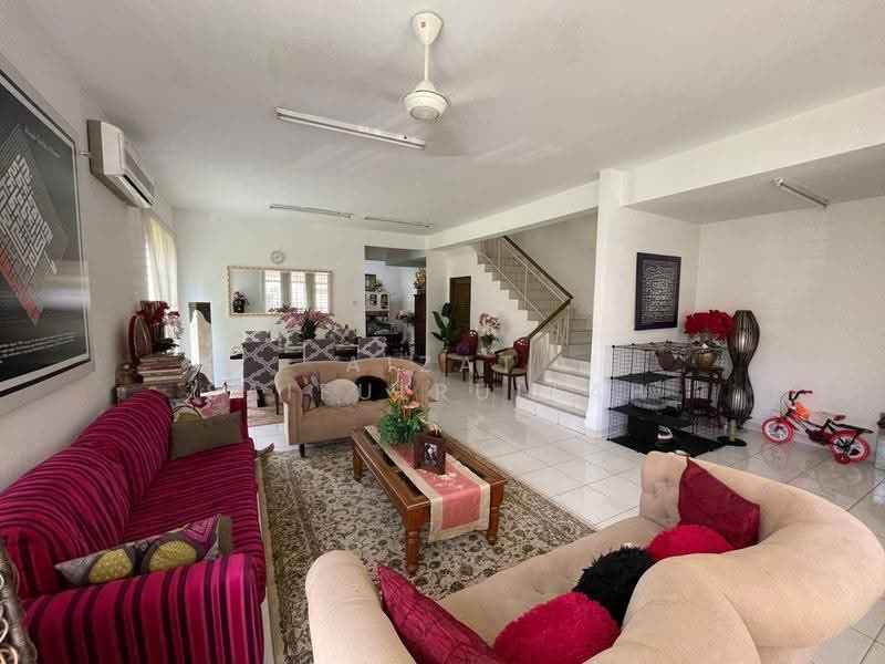 Semi-Detached House for Rent in Klang (Selangor) - Aizat Saifulrullah - Living Room - PropertyGuru.com.my