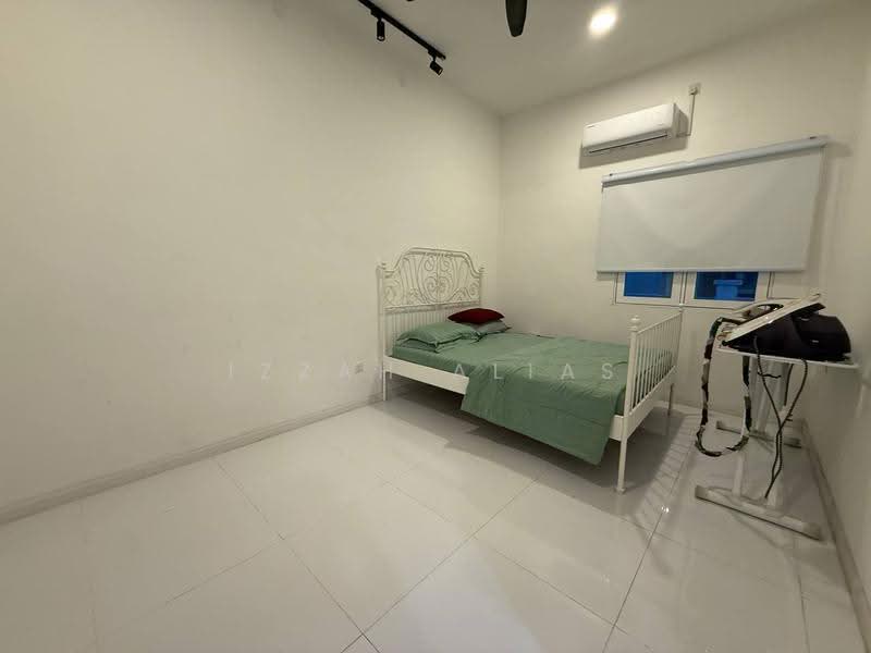 Rumah Banglo untuk Dijual di Bangi (Selangor) - Izzah Alias - Bedroom - PropertyGuru.com.my
