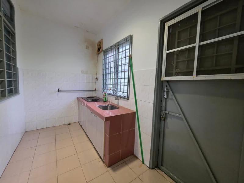 2-storey Terraced House for Sale in CHENG PERDANA (Cheng) - Shawn Teh - Kitchen - PropertyGuru.com.my