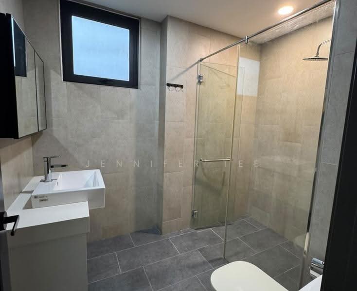 Kediaman Servis untuk Dijual di East Parc @ Manjalara - Jennifer Tee - Bathroom - PropertyGuru.com.my