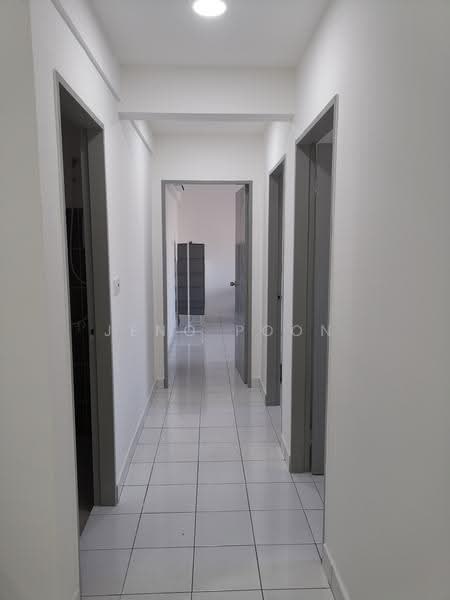 Apartment for Rent at Lily Apartment @ Kuchai Lama - Jeno Poon - Corridor - PropertyGuru.com.my