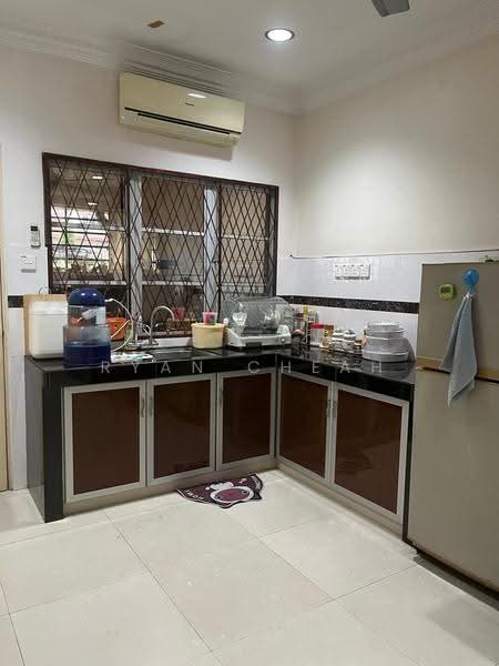 Rumah Teres 2-Tingkat untuk Dijual di Taman Bukit Maluri (Kepong) - Ryan Cheah - Kitchen - PropertyGuru.com.my
