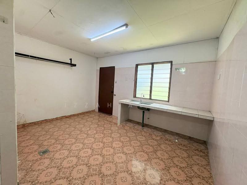 Rumah Teres 2-Tingkat untuk Dijual di Kajang (Selangor) - Izzah Alias - Kitchen - PropertyGuru.com.my