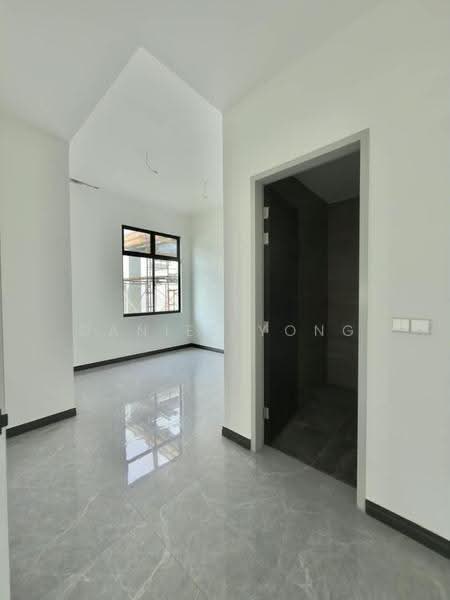 Rumah Berkembar untuk Dijual di Setia Tropika (Johor Bahru) - Daniel Yong - Interior - PropertyGuru.com.my