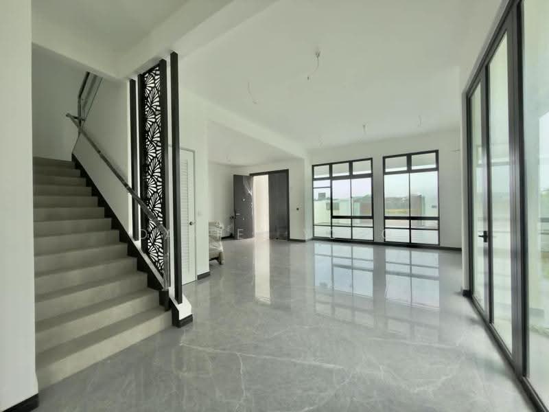 Rumah Berkembar untuk Dijual di Setia Tropika (Johor Bahru) - Daniel Yong - Entrance - PropertyGuru.com.my