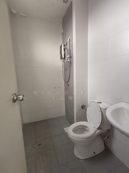 Kediaman Servis untuk Disewa di Jentayu Residensi @ Tampoi - Nicholas Low - Bathroom - PropertyGuru.com.my