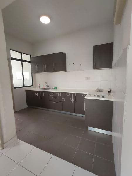 Kediaman Servis untuk Disewa di Jentayu Residensi @ Tampoi - Nicholas Low - Kitchen - PropertyGuru.com.my