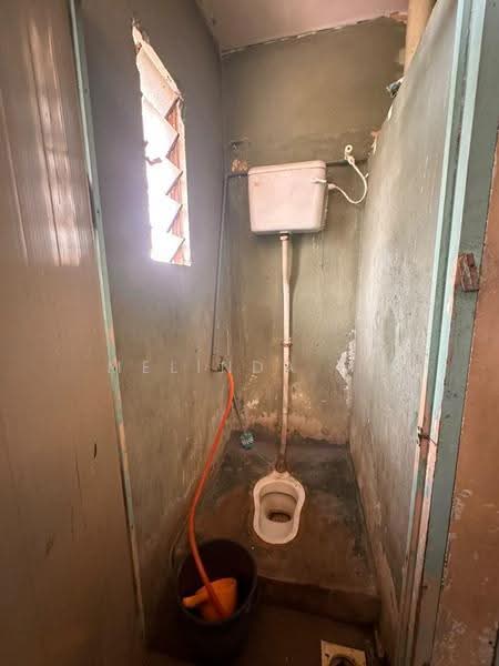 Rumah Flat untuk Dijual di Taman Cempaka - Melinda Ee - Bathroom - PropertyGuru.com.my