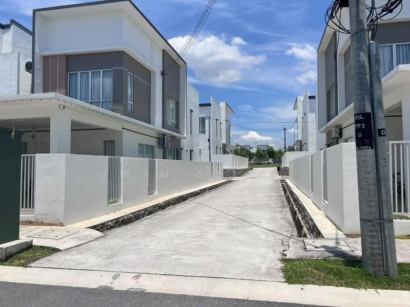 Terraced House for Sale in Bandar Sri Sendayan (Negeri Sembilan) - Wan Azima - Exterior - PropertyGuru.com.my