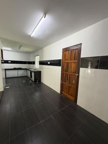 2-storey Terraced House for Sale in Bandar Saujana Putra (Tanjong Duabelas) - Nik Hazizullah - PropertyGuru.com.my