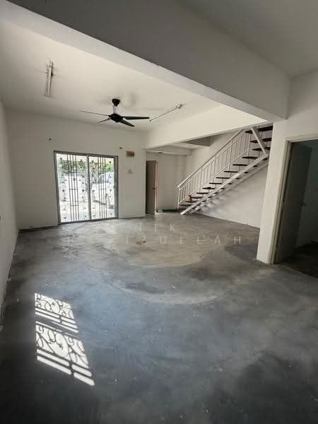 2-storey Terraced House for Sale in Bandar Saujana Putra (Tanjong Duabelas) - Nik Hazizullah - PropertyGuru.com.my