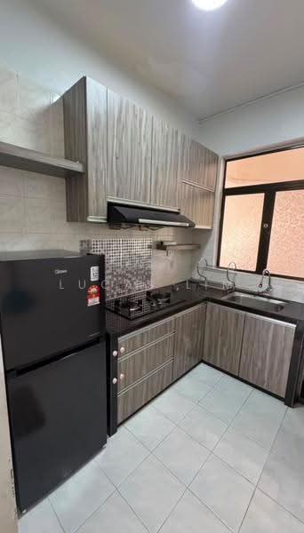 Kondominium untuk Disewa di Eden Seaview Condominium - Lucas Lim - Kitchen - PropertyGuru.com.my