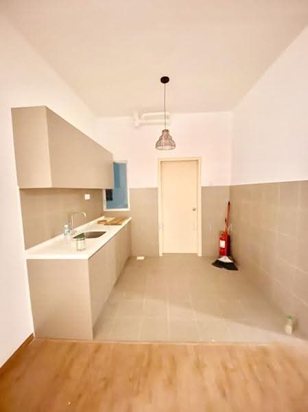 Kondominium untuk Disewa di Lakefront Homes - Baxter Lim - Kitchen - PropertyGuru.com.my