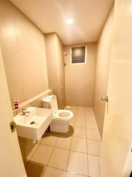 Kondominium untuk Disewa di Lakefront Homes - Baxter Lim - Bathroom - PropertyGuru.com.my