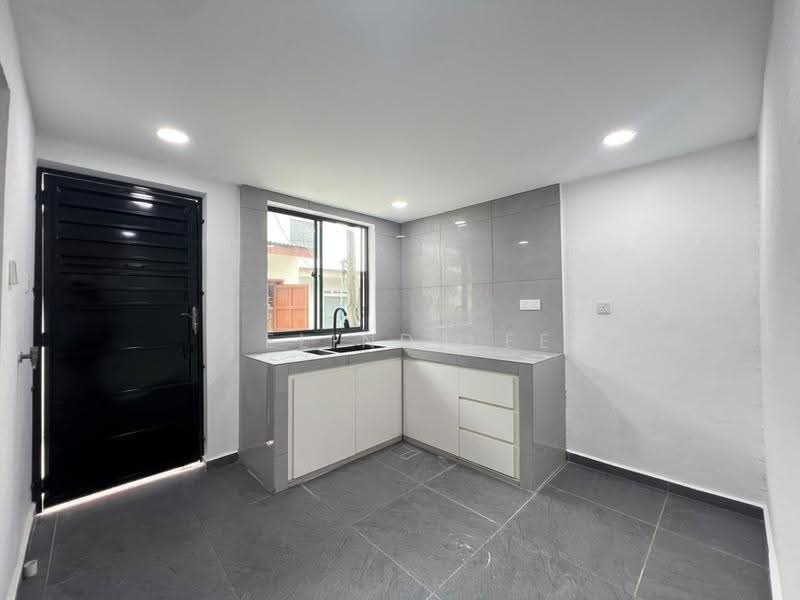 Rumah Teres 2-Tingkat untuk Dijual di Taman Skudai Baru (Skudai) - Melinda Ee - Kitchen - PropertyGuru.com.my