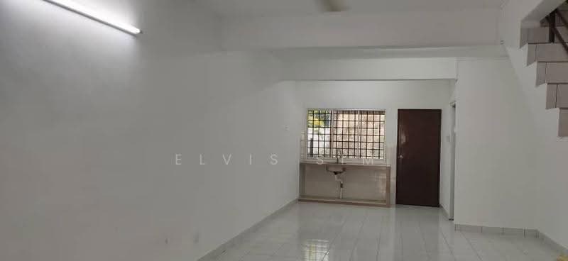 Rumah Teres 2-Tingkat untuk Disewa di Taman Bukit Mewah (Tampoi) - Elvis Sim - Kitchen - PropertyGuru.com.my